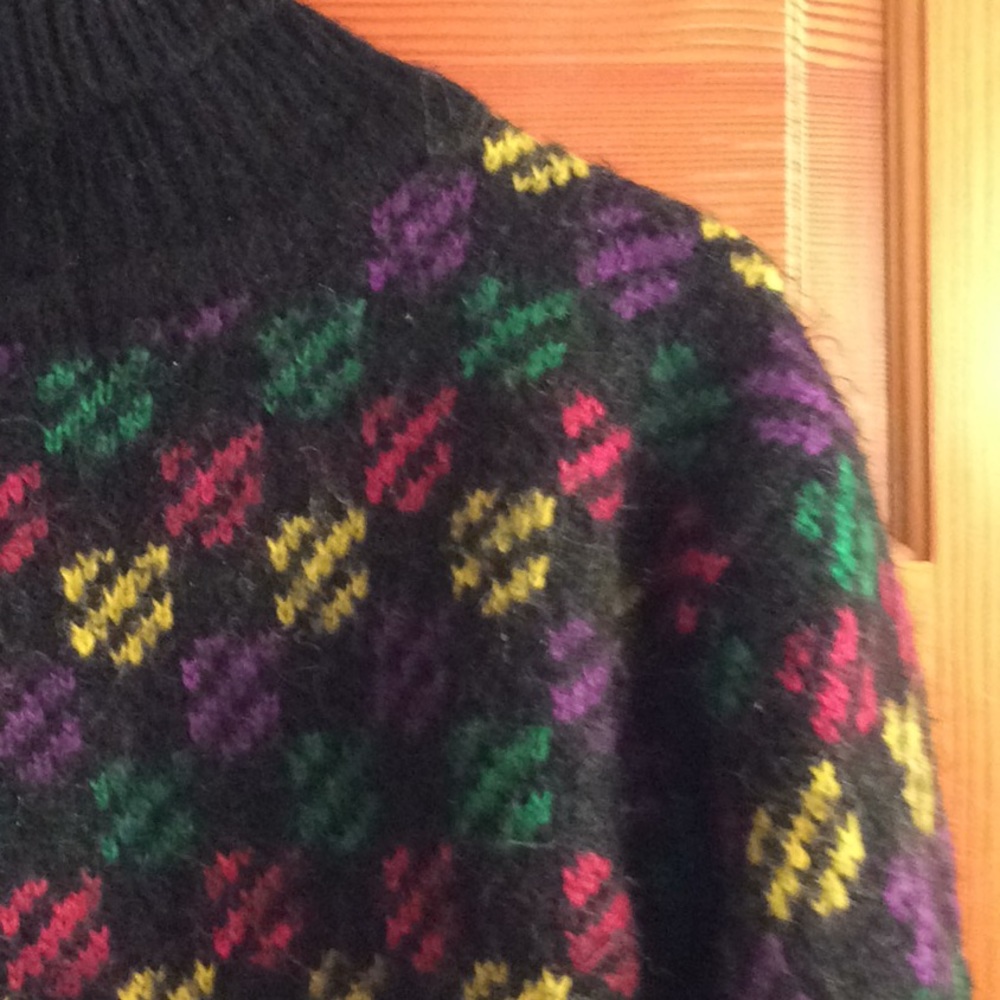 Colorful patterned sweater - Picture 2 of 3
